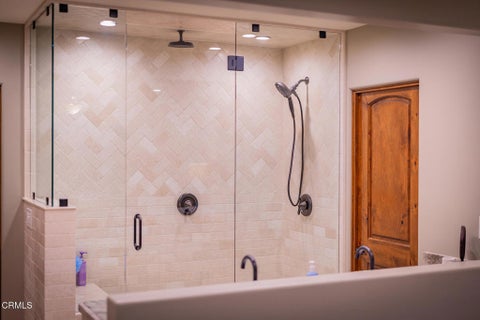 Tiny photo for 5106 Seabreeze Way, Oxnard, CA 93035 (MLS # V1-38408)