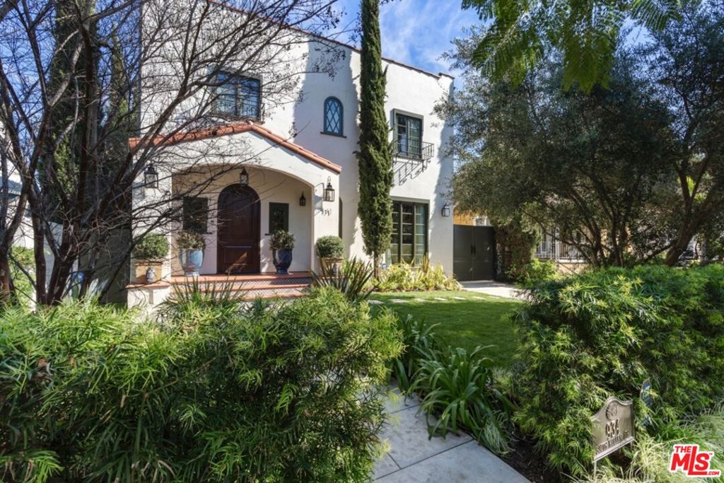 934 S Mullen Avenue