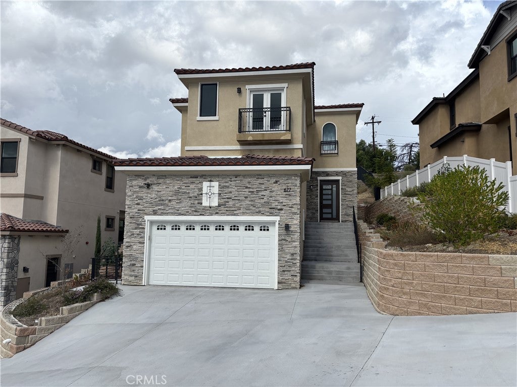 677 Castlehill Drive