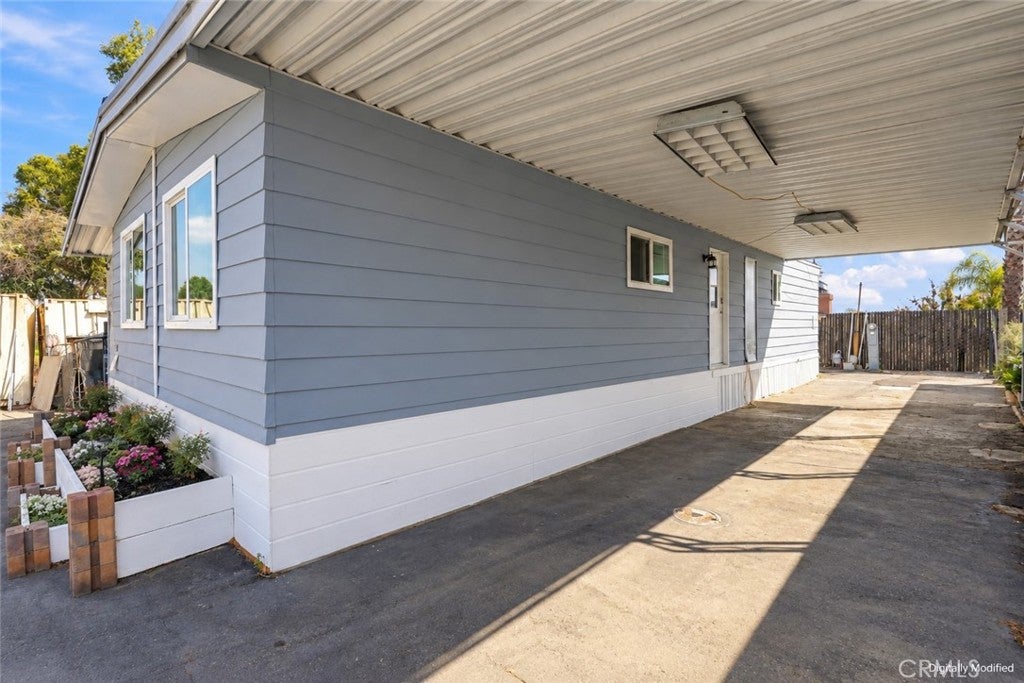 5450 N. Paramount Blvd.