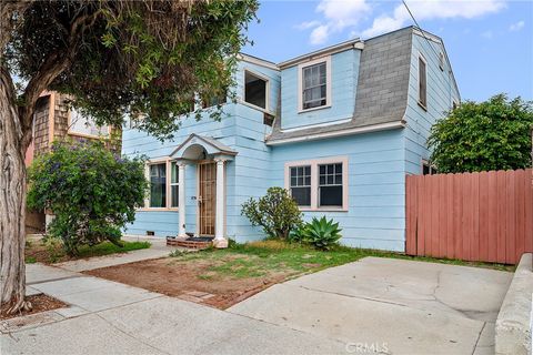 Photo of 2511 4th Street, Santa Monica, CA 90405 (MLS # SB25269298)