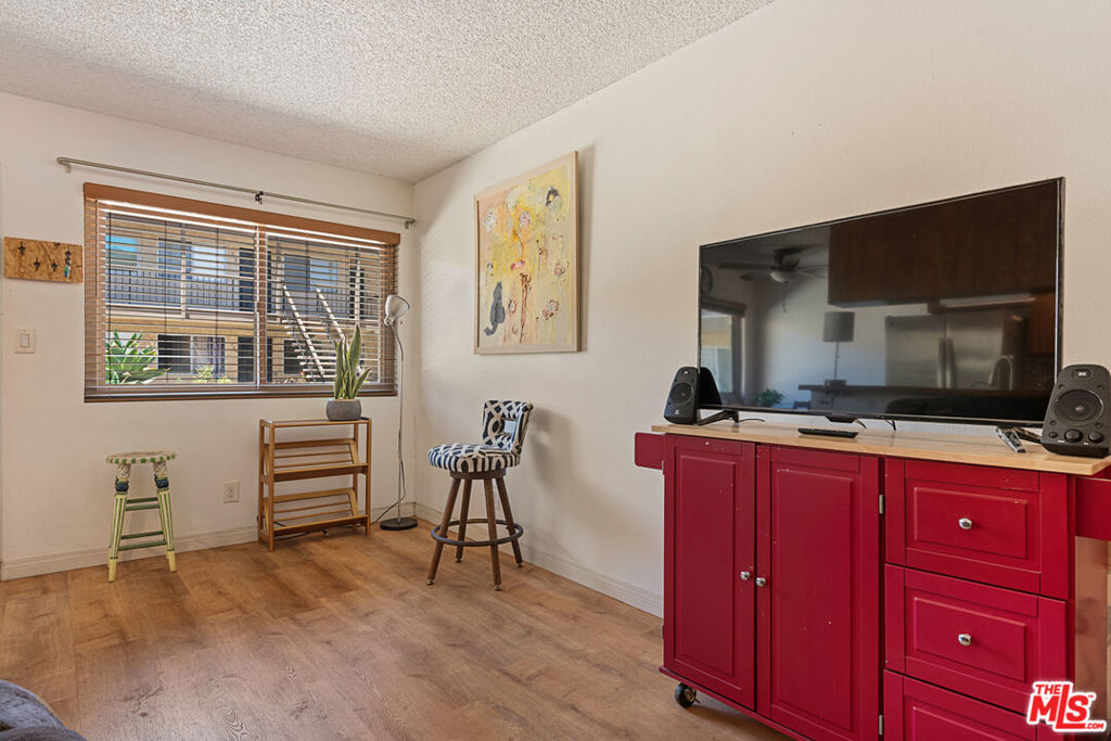 4633 Marine Avenue 157