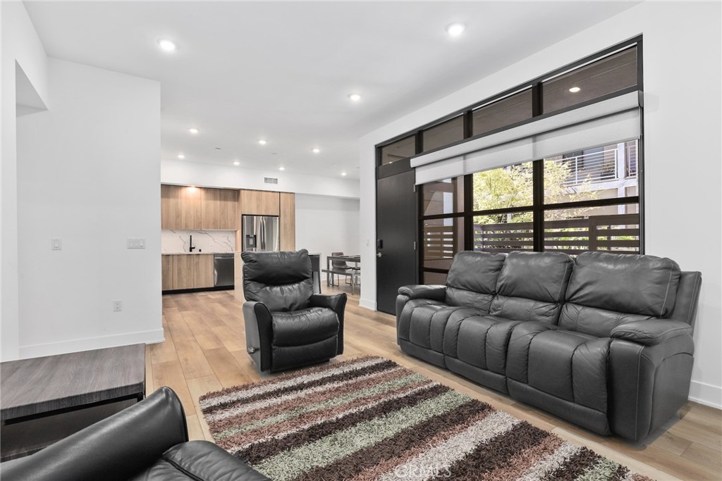 178 S Euclid Avenue 106