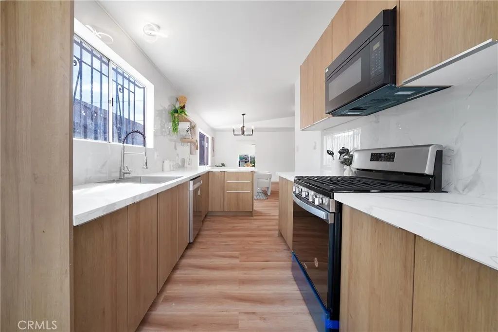 El Monte, California 91733, United States, 2 Bedrooms Bedrooms, ,1 BathroomBathrooms,Residential,Active,219641