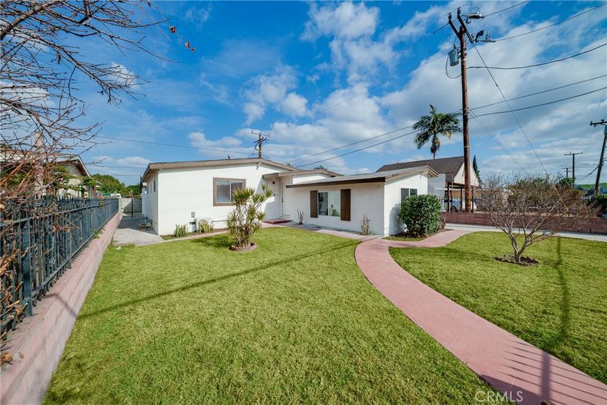 **** Welcome to the Beauty one-story home in the city of El Monte, Locate in the El Monte near 605 and 60 freeway. This is a very unique opportunity for a very

special family. There is a fully remodeled home with Move-In Condition!!! Newly AC, Newly Roof, Brand new high-end flooring, Brand New custom light fixtures

throughout, brand new kitchens, This special home is in south I-10 Freeway with the Plaza close by, shopping, every kind of food you can imagine and walking

distance to award-winning schools, and amazing access to the I-10/I-605/ I-60 freeway to get you anywhere you need to go. .. ..This is the opportunity you have

been waiting for. * * Very Motivated seller. * * * Come take a look and make this your new home****Don’t miss out on the chance to make this house your forever

home~~* **Motivated Seller !!! Price Reduced for a quick sale !!!