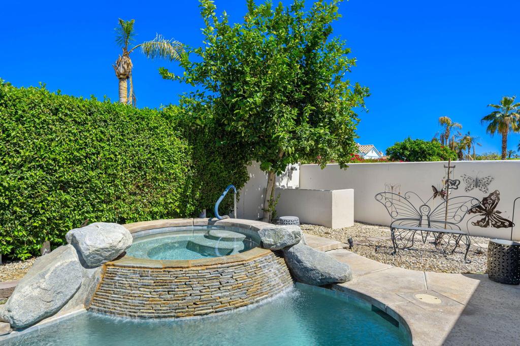 La Quinta Fairways - Residential