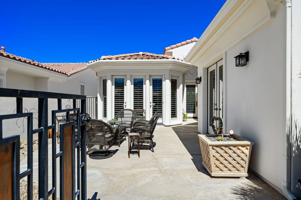 La Quinta Fairways - Residential