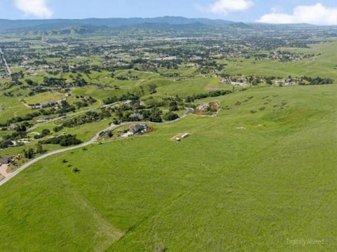Photo of 2550 Butch Drive, Gilroy, CA 95020 (MLS # ML82062078)