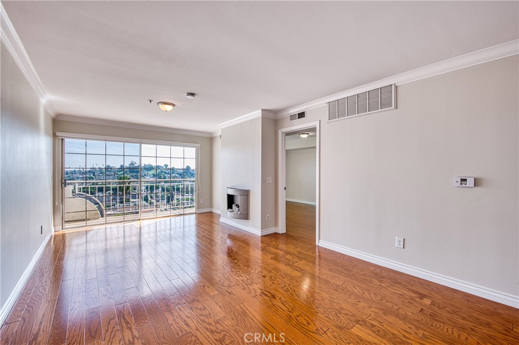 4755 Templeton Street 2210