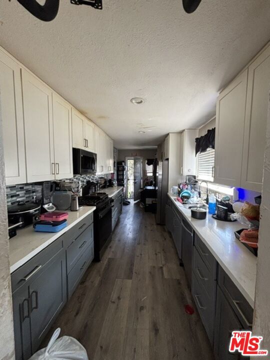 1537 E 84th Street