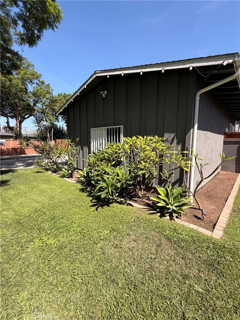 1047 Sherwood