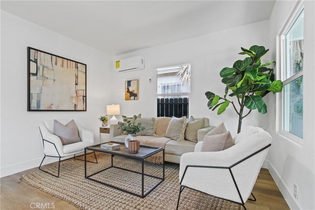 Photo of 9525 Holmes Avenue, Los Angeles, CA 90002 (MLS # TR25246943)