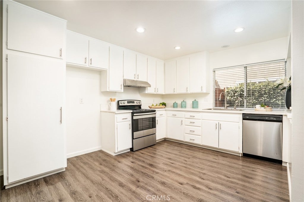 18092 Westlake Cir, Huntington Beach CA 92648 - Photo 9