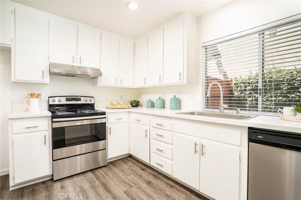 18092 Westlake Cir, Huntington Beach CA 92648 - Photo 10