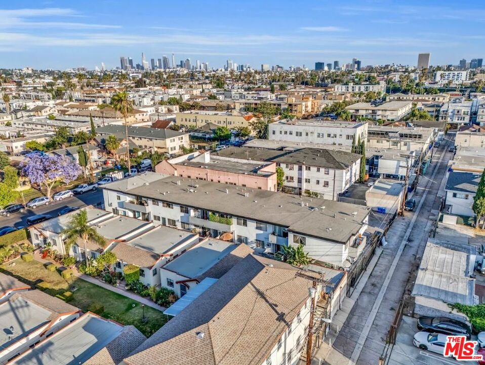 Properties 2 1045 N Ardmore Avenue