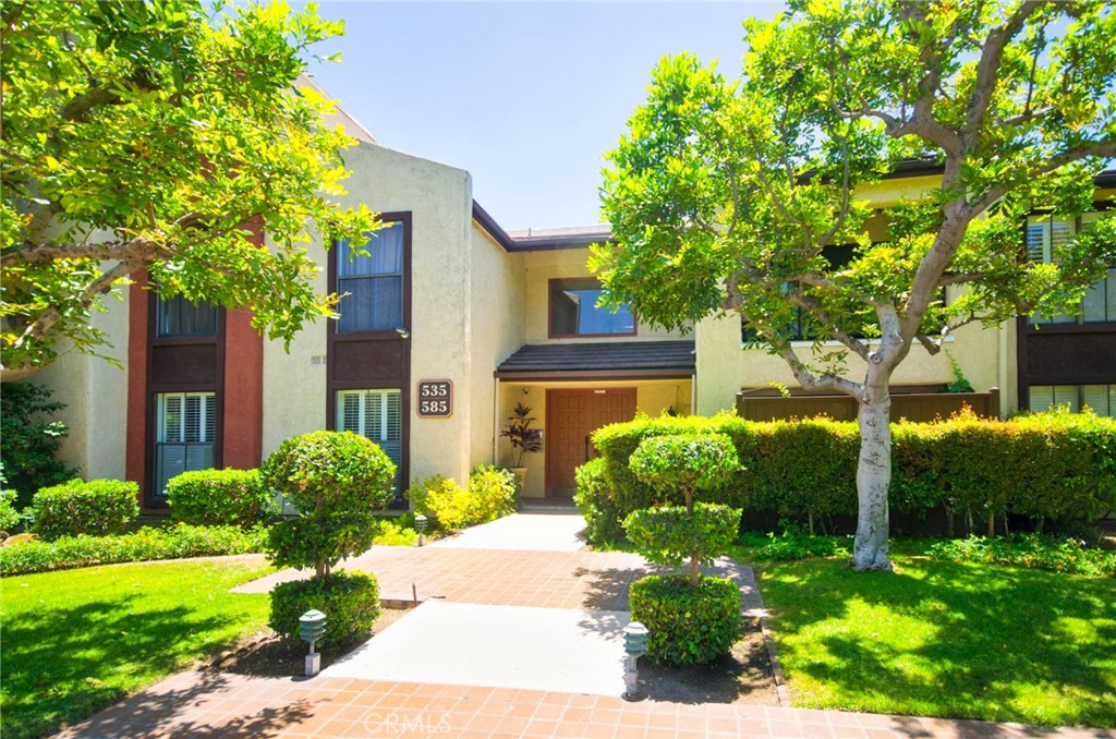 535 W Duarte Road 14