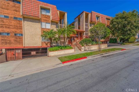 Photo of 2101 E 21st St #212, Signal Hill, CA 90755 (MLS # DW26050047)