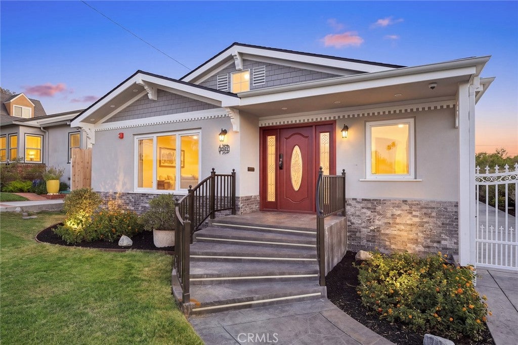 Photo of 1362 Linden AVE, Glendale, CA 91201 (MLS # GD26217454)