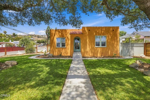 Photo of 1003 E Virginia Terrace, Santa Paula, CA 93060 (MLS # V1-37609)