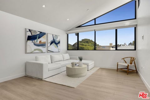 Photo of 153 San Vicente Boulevard #4H, Santa Monica, CA 90402 (MLS # 26917145)