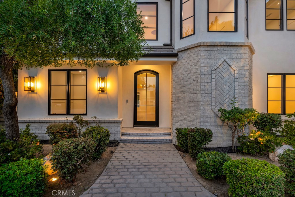 4239 Tarzana Estates Dr.