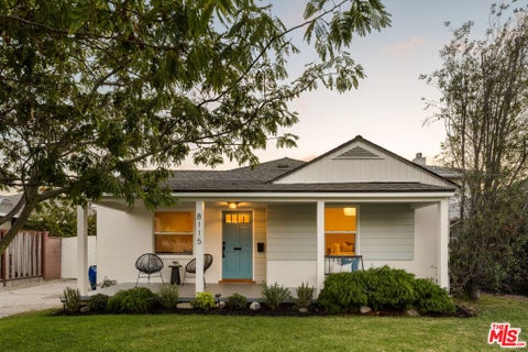 Photo of 8115 Georgetown Avenue, Los Angeles, CA 90045 (MLS # 26866651)