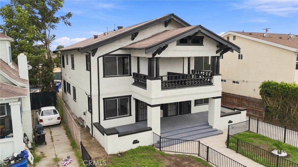 611 W 46th