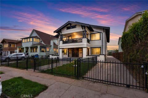 Photo of 611 W 46th ST, Los Angeles, CA 90037 (MLS # PW26185585)