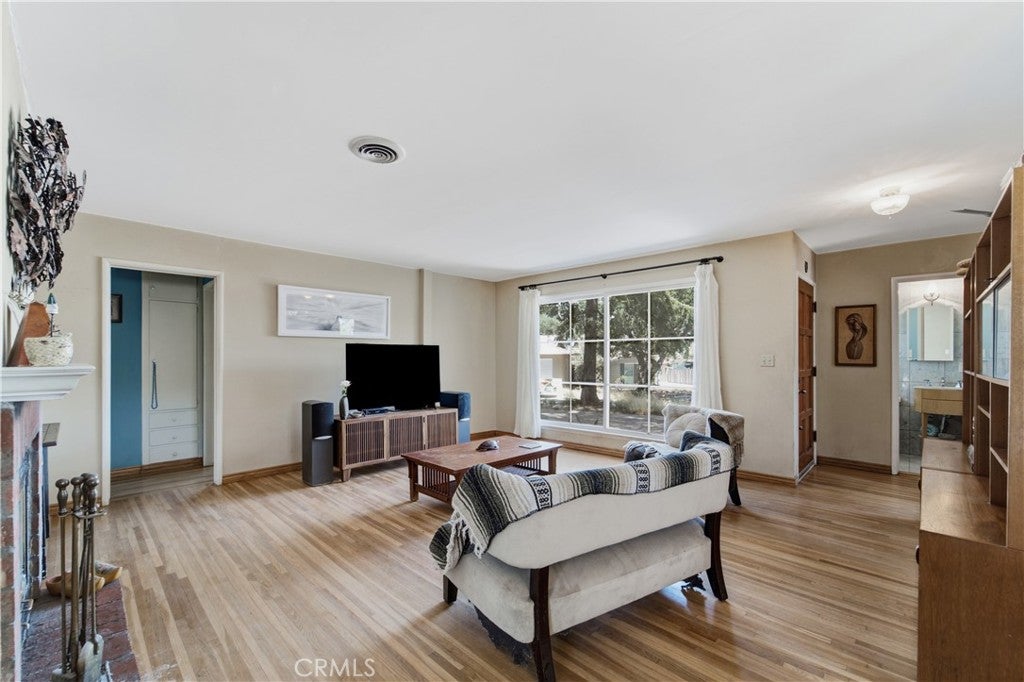 10320 Nassau