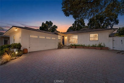 10320 Nassau Sunland CA 91040