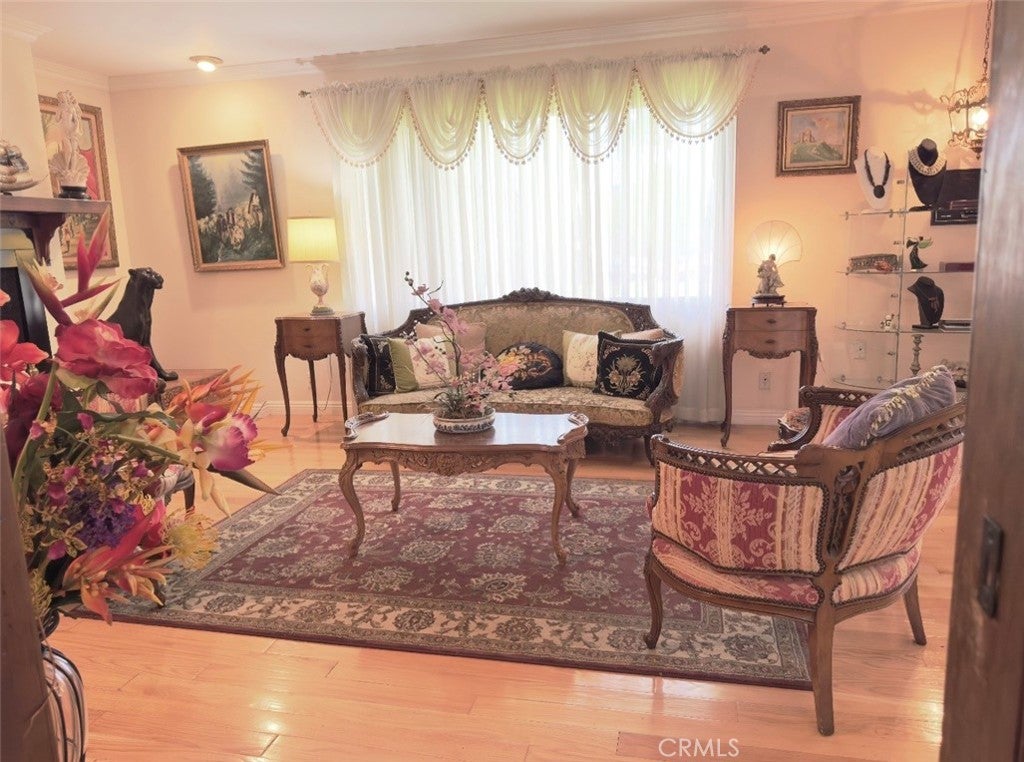 530 N Naomi