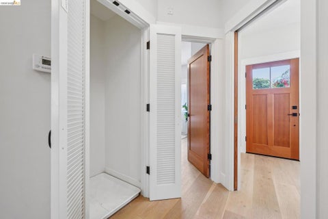Tiny photo for 4432 Howe St ST, Oakland, CA 94611 (MLS # 41142270)