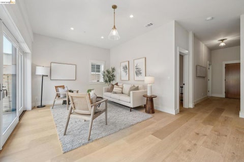 Tiny photo for 4432 Howe St ST, Oakland, CA 94611 (MLS # 41142270)