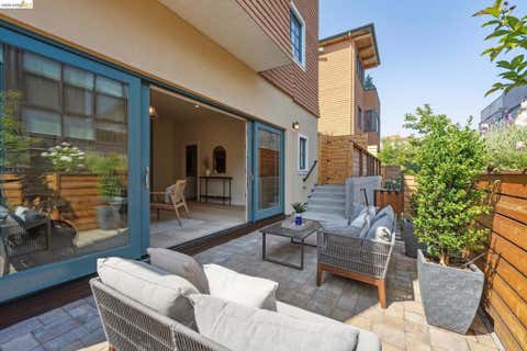 Tiny photo for 4432 Howe St ST, Oakland, CA 94611 (MLS # 41142270)