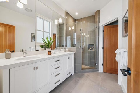 Tiny photo for 4432 Howe St ST, Oakland, CA 94611 (MLS # 41142270)