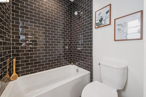 Tiny photo for 4432 Howe St ST, Oakland, CA 94611 (MLS # 41142270)