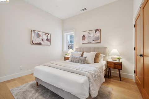 Tiny photo for 4432 Howe St ST, Oakland, CA 94611 (MLS # 41142270)