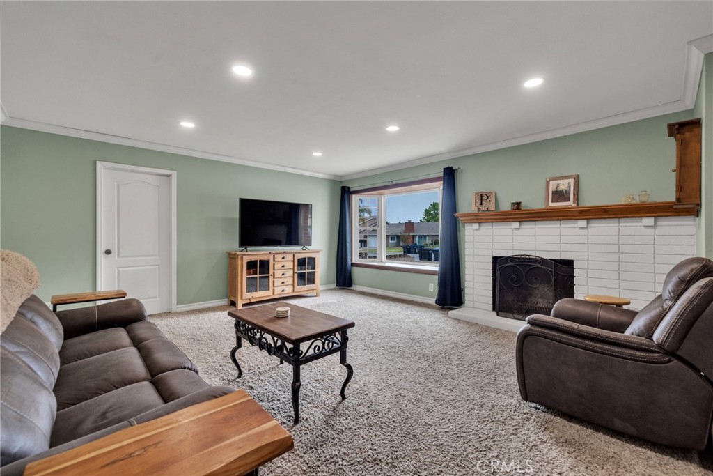 15010 Oakwood Lane