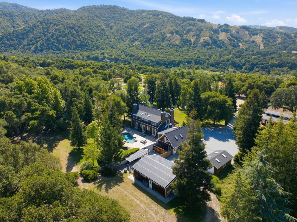 7 San Clemente Drive