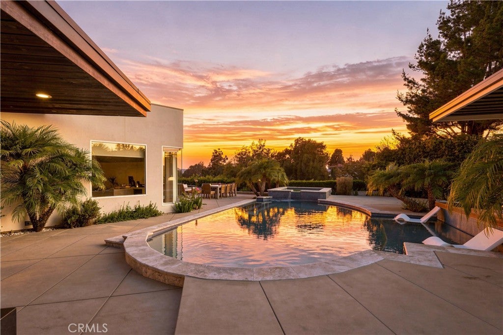 Photo of 3355 Wrightview Place, Studio City, CA 91604 (MLS # SR26223730)