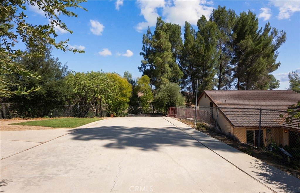 27601 Endeavor Street