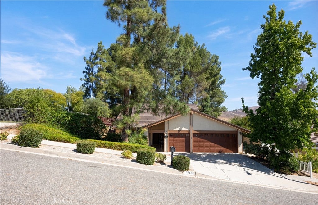 27601 Endeavor Street, Agoura Hills CA 91301