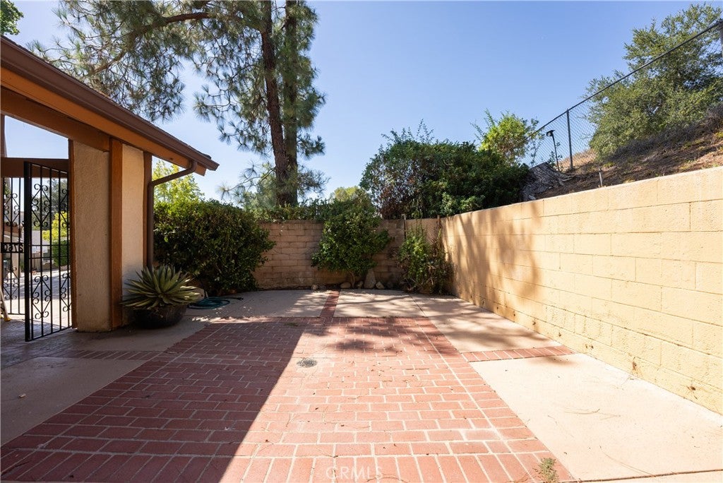 27601 Endeavor Street