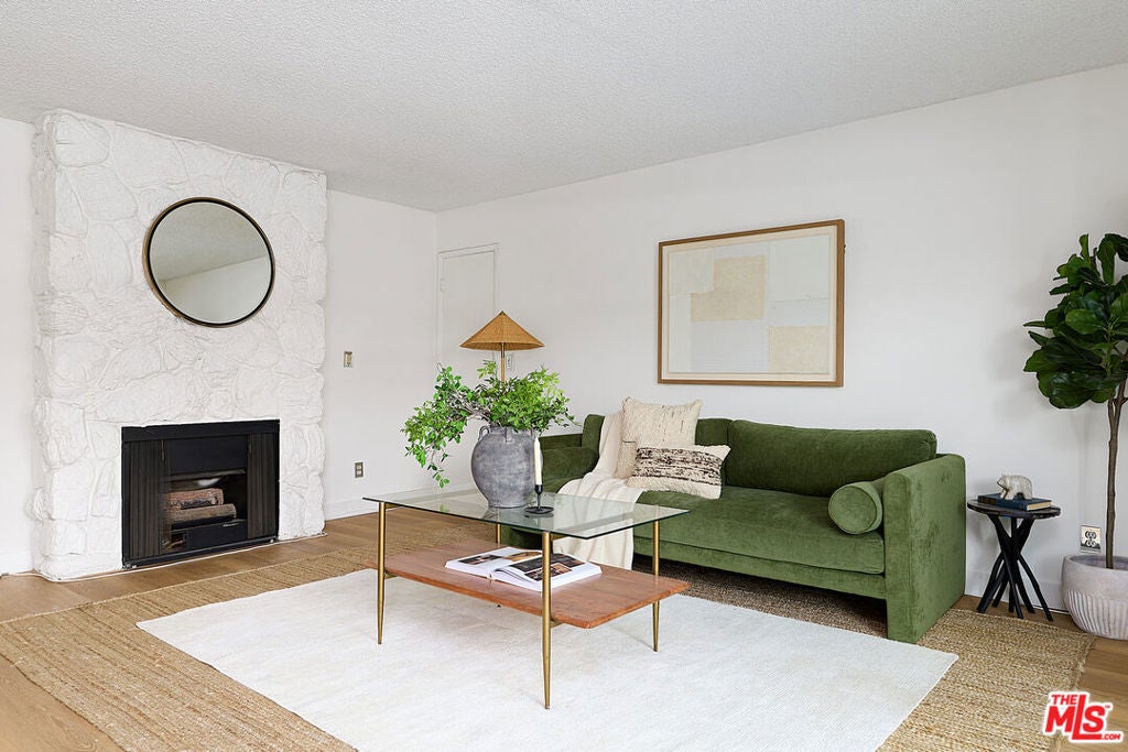 3325 Bagley Avenue 107, Los Angeles CA 90034