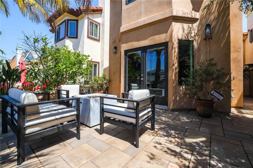 Photo of 414 12th ST, Huntington Beach, CA 92648 (MLS # OC26111671)