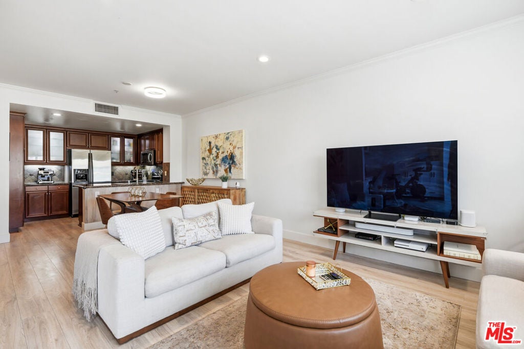 6020 Seabluff Drive 411, Playa Vista CA 90094