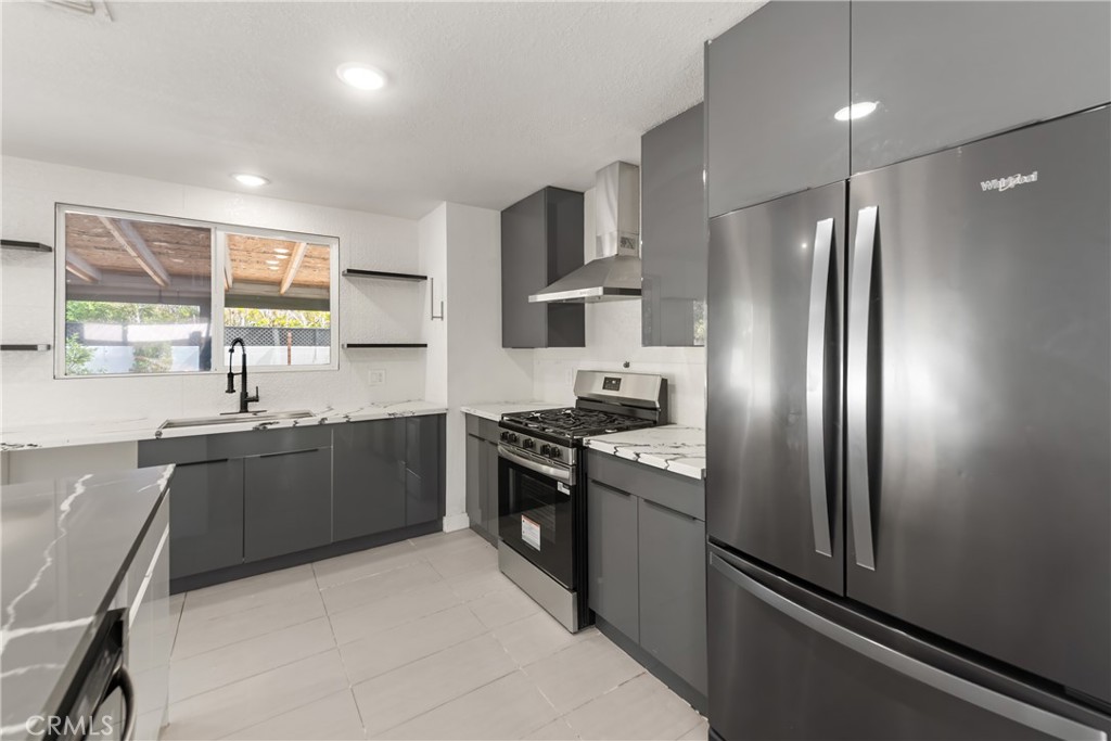 2760 E San Angelo