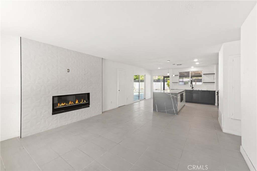 2760 E San Angelo