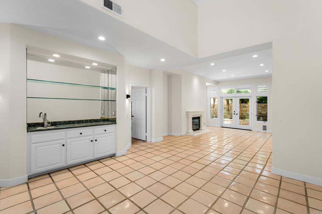 3647 Paseo Vista Famosa