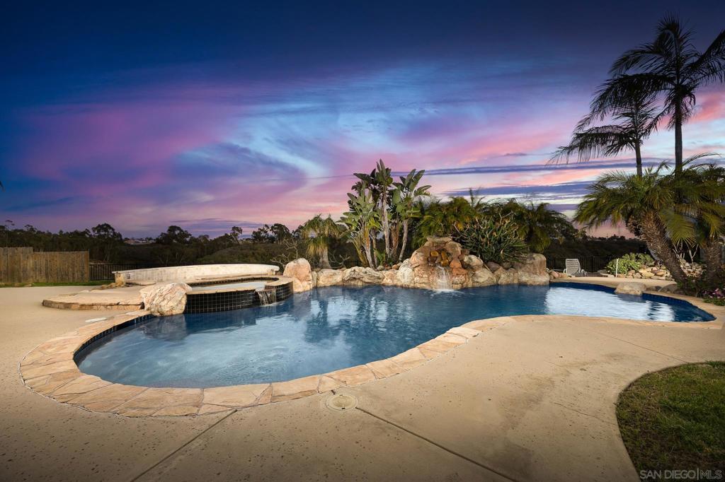 7215 Rock Canyon Dr